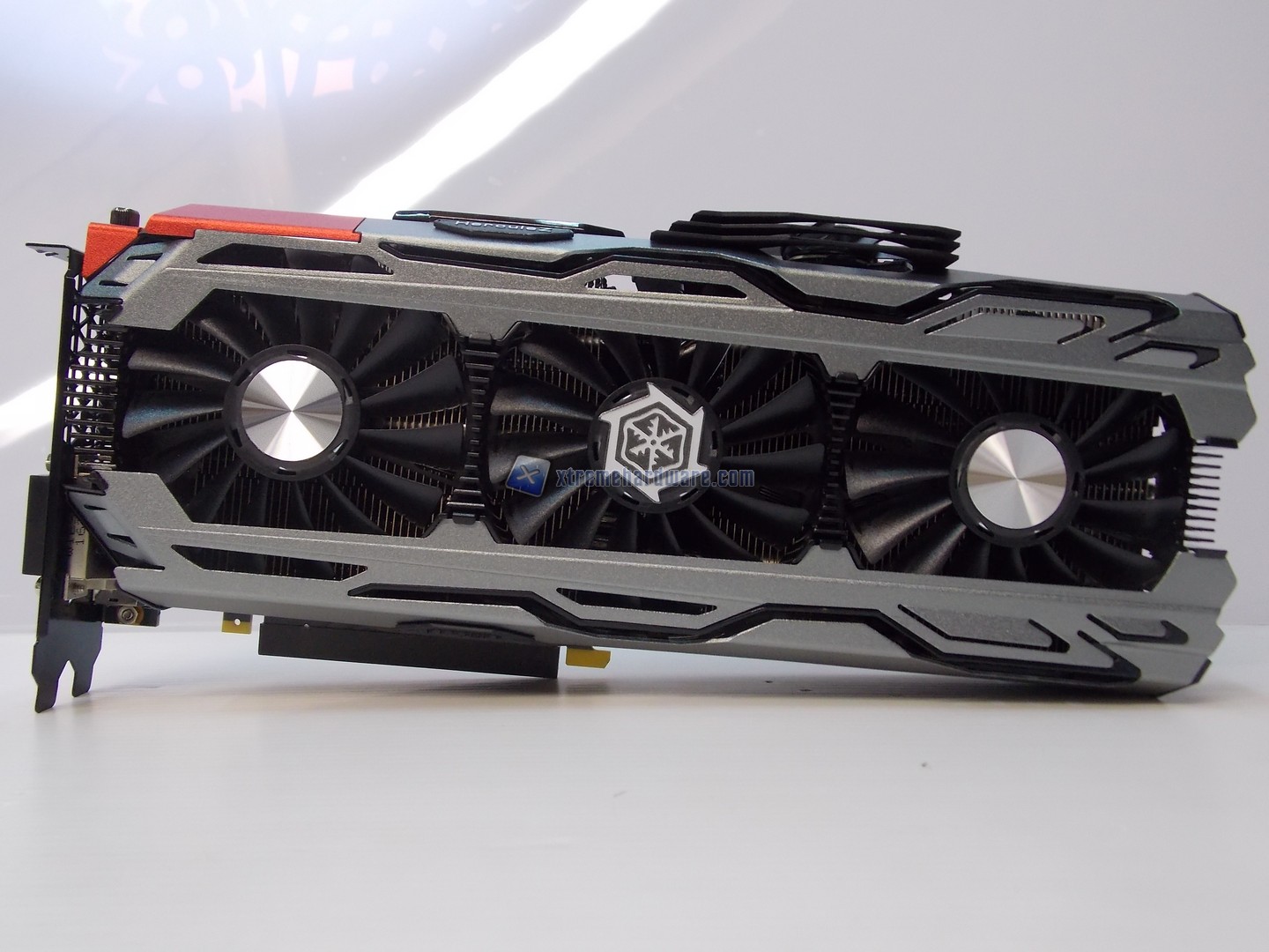 1070 Ichill X4 00016